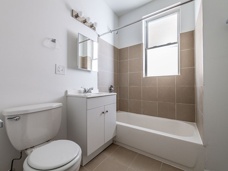 1st image of 10719 S Calumet Ave #4481