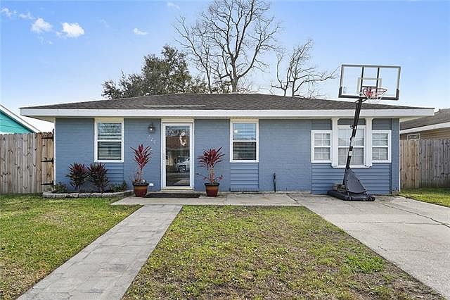 2nd image of 629 Cameron Ct