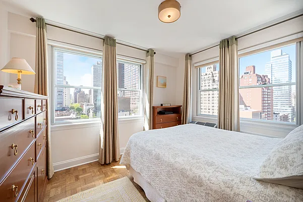 Sold by Mallan Real Estate Inc | media 4