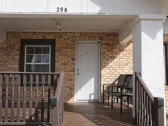 2nd image of 208 N Foster Ave