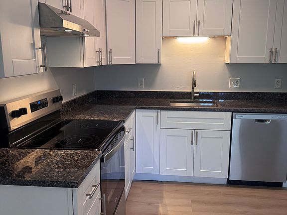 4th image of 43 Storer St #205