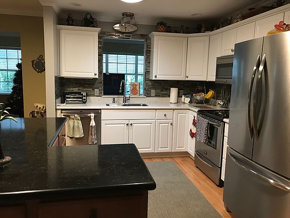 3rd image of 1130 Del Toro Dr