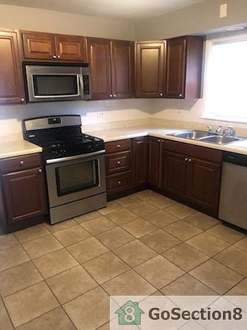 1st image of 7918 S Wood St #1