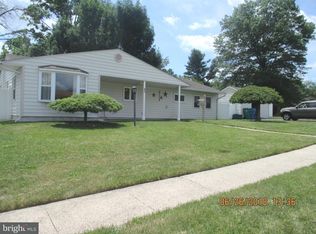43 Mockorange Ln, Levittown, PA