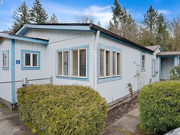 3rd image of 554 SE 6th Ave