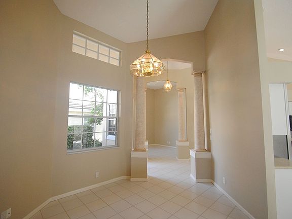 5th image of 12052 Glenmore Dr