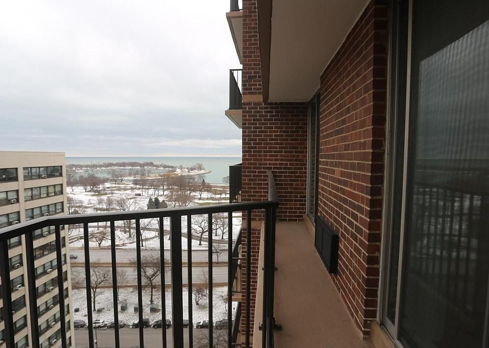 1st image of 4170 N Marine Dr APT 4D