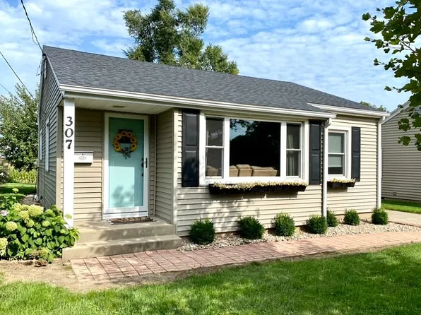 307 Lynn St, Washington, IL 61571