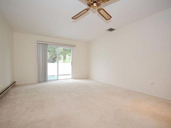 5th image of 1001 Cabot Path #1001