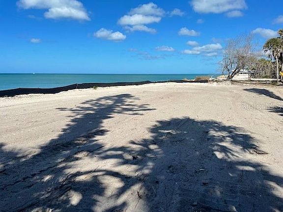 3rd image of 804 N Manasota Key Rd