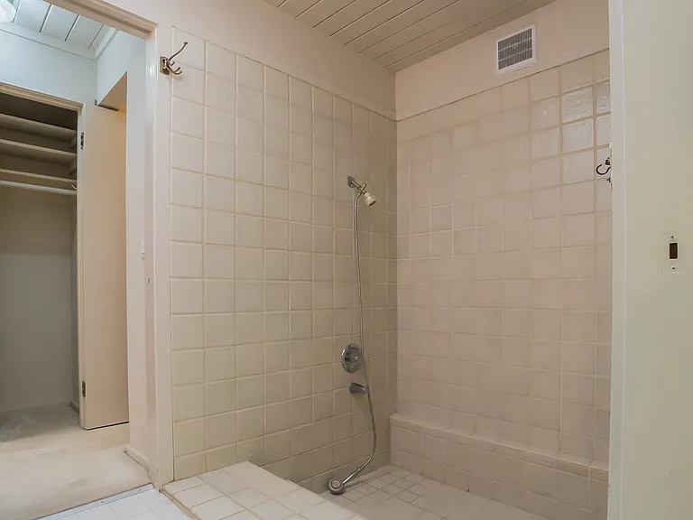 Rimrock Dr — Photo 18