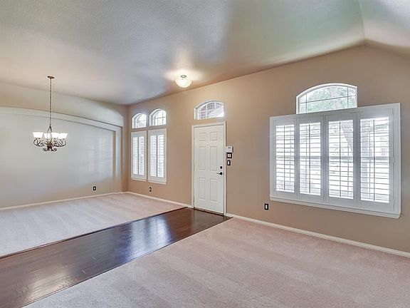4th image of 1598 Meadowview Dr