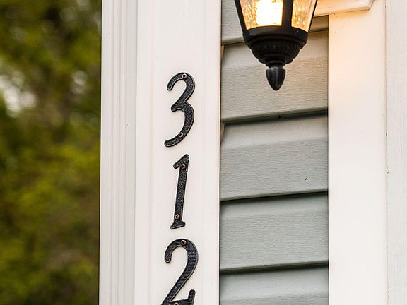 4th image of 3122 Harding Ct