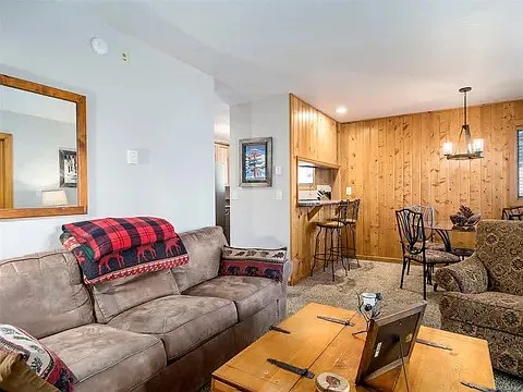 540 Ore House Plz — Photo 4