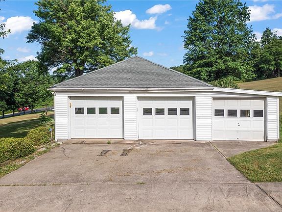 4th image of 970 Scenic Dr