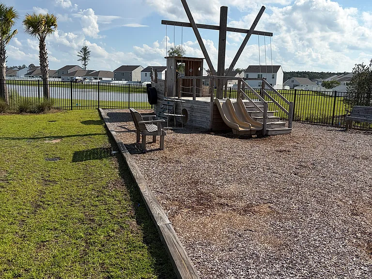 228 Sanctuary Dr — Photo 12