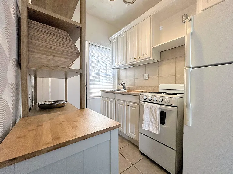 1544 Independence Ave SE #1 — Photo 9