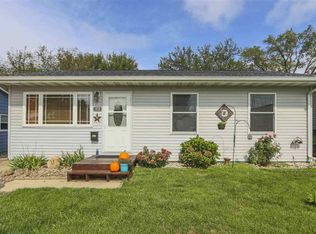 1939 Byron Ave, Waterloo, IA 50702