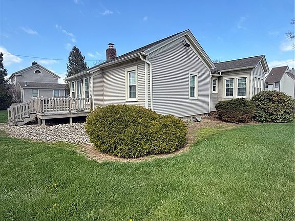 2nd image of 5237 Lake Rd W