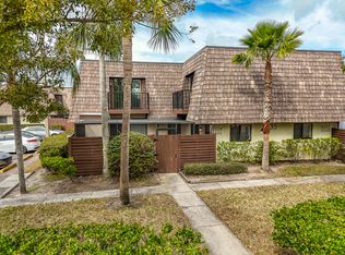 15328 E Pond Woods Dr, Tampa, FL 33618