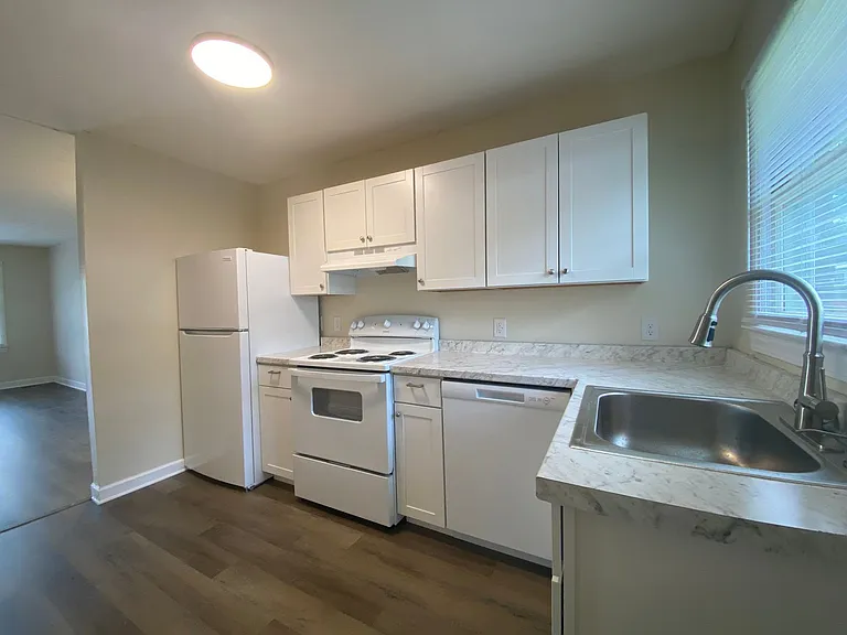 1410 Colony Park Dr — Photo 5