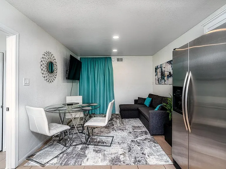 134 Tropicana Dr #1 — Photo 5