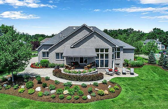 3rd image of 13 Rockdove Ln