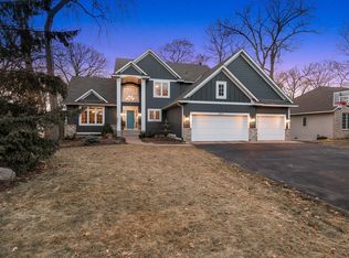 8539 Summit Oaks Bay, Savage, MN 55378