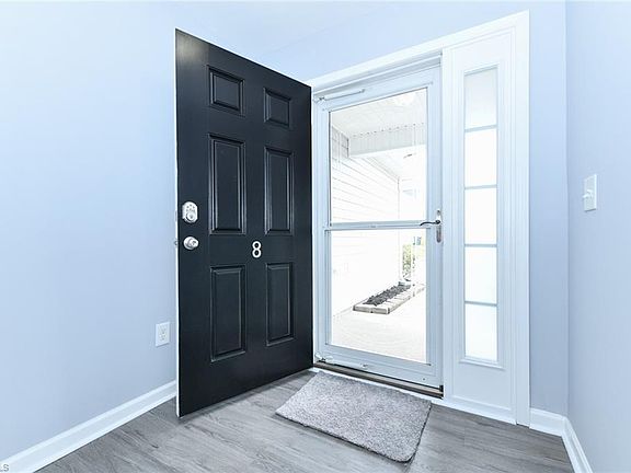 4th image of 8 Stoud Cir