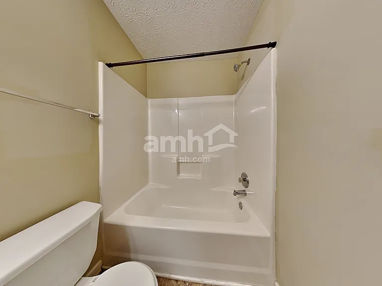 930 W Oaks Dr — Photo 15