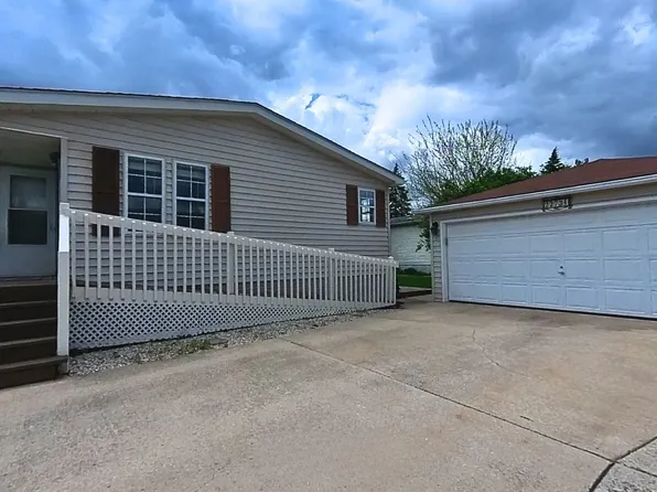 22734 S Ravisloe Ln, Frankfort, IL 60423