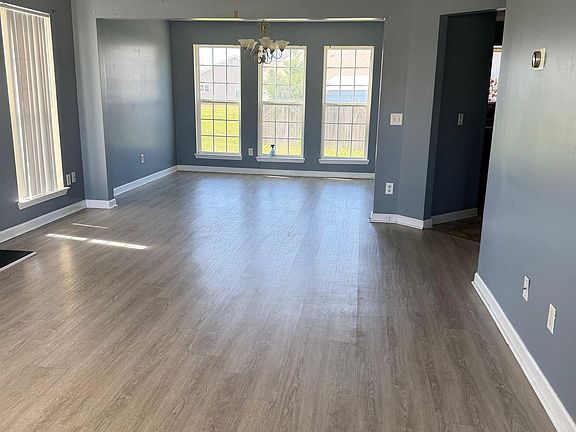 3rd image of 508 Timberwind Dr