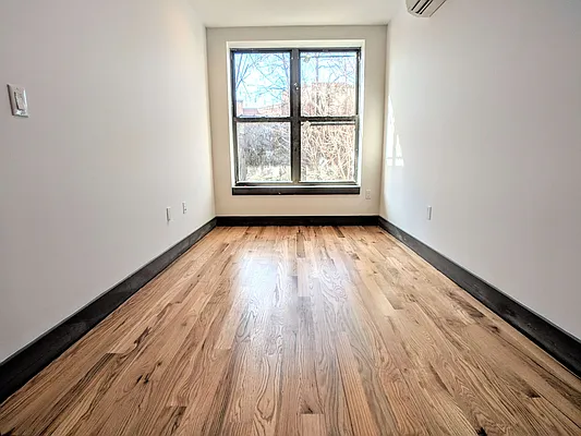 Rented by EXR | media 44