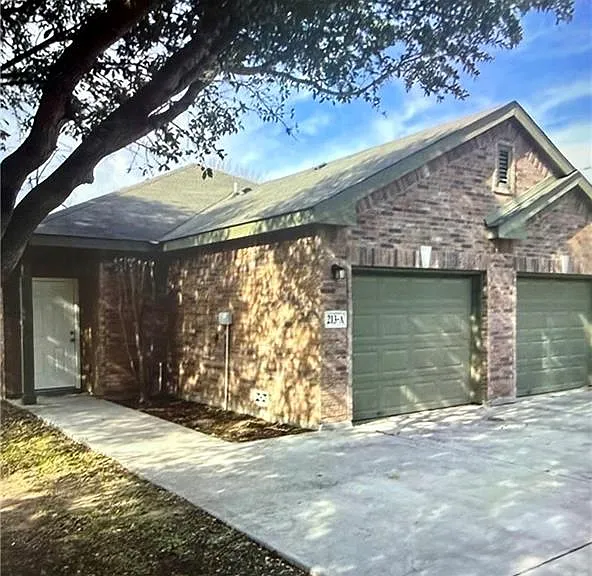 213 Anne Louise Dr #A — Photo 1