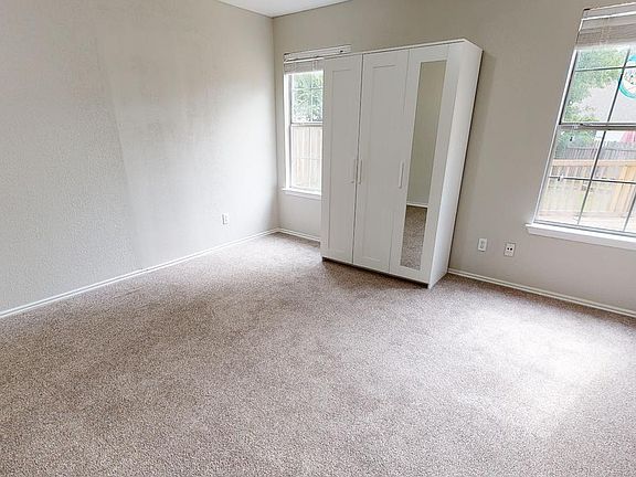 4th image of 12401 Uttimer Ln