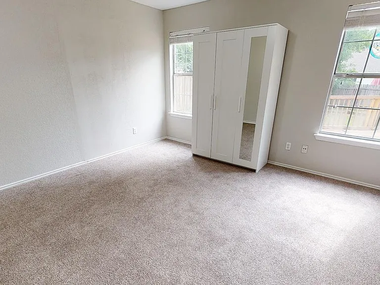 12401 Uttimer Ln — Photo 4