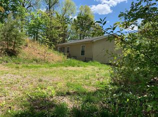 120 Ogden St, Mount hope, WV 25880