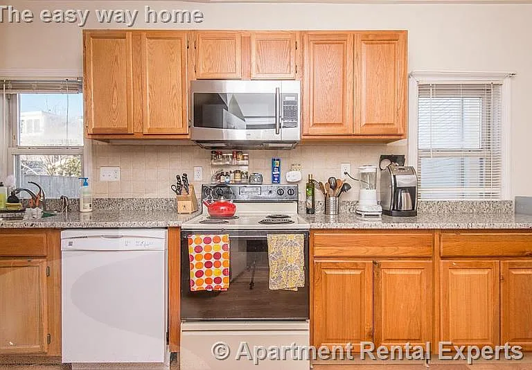 1105 Cambridge St #1A — Photo 3