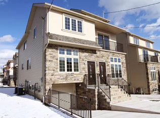 93 Ocean Ave, Staten Island, NY 10305