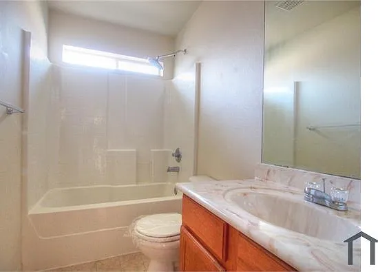 3 bed, $1,095 — Photo 3