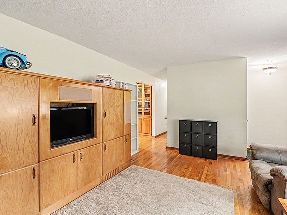5th image of 2203 Lakeaires Blvd