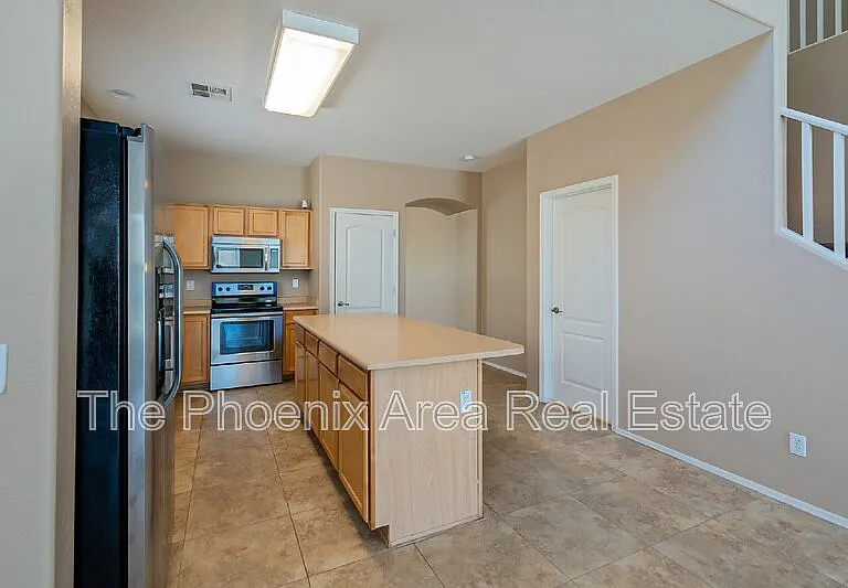 44299 W Oster Dr — Photo 5
