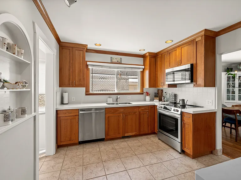 1114 E Wilson Ave S — Photo 6