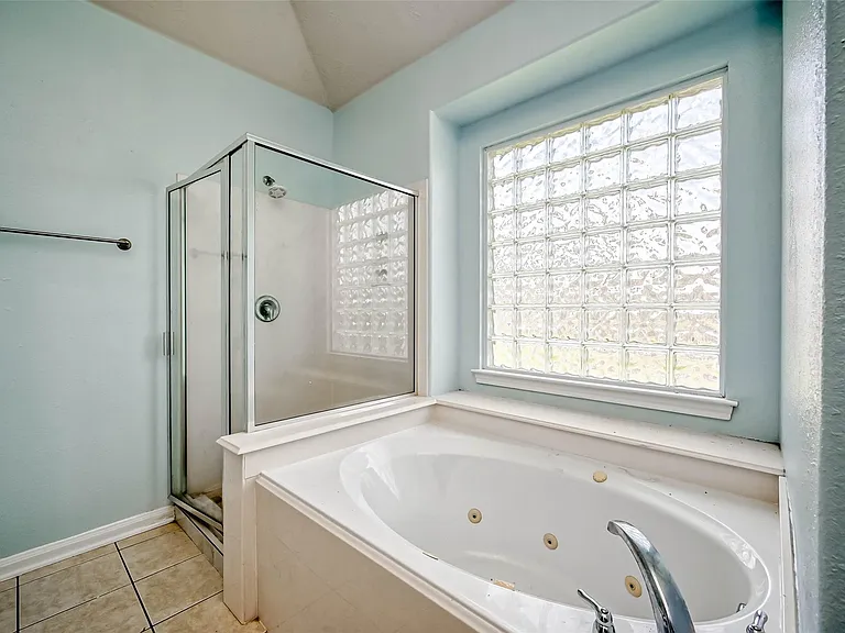 6427 Stone Landing Ln — Photo 31