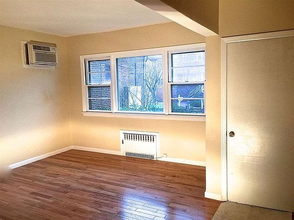 3rd image of 286 Harrington Ave #1A