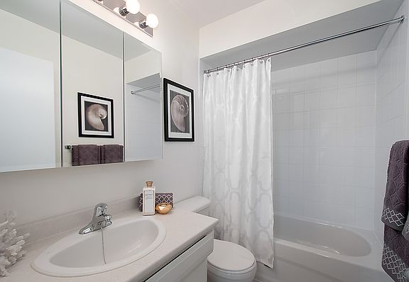 5th image of 2167 W 38th Ave #204