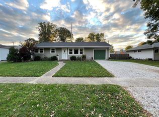 312 Holiday Dr, Plainfield, IN 46168