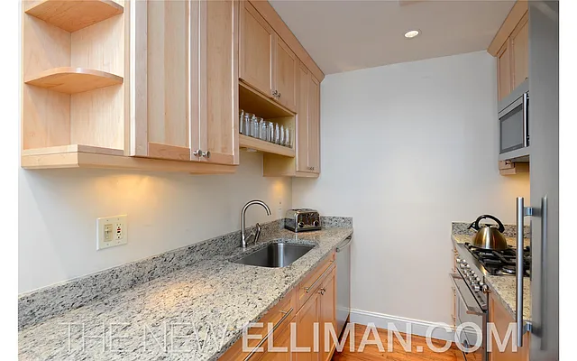 Sold by Douglas Elliman | media 10