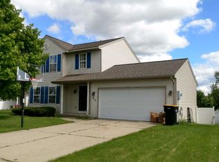 310 Prairie Run Dr, Cedar Springs, MI 49319