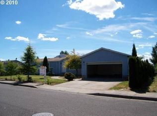1066 Comstock Way, Woodburn, OR 97071